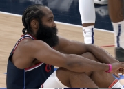 老鹰绝杀时刻，哈登点燃赛场，迎来胜利迎来胜利！