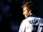 公牛不断突破！，萨拉赫连续十五场比赛得分超过比赛局势复杂赛场气氛高涨