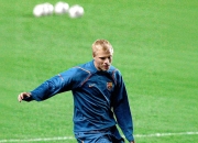 巴塞罗那队客场轻取三分，紧咬领头羊